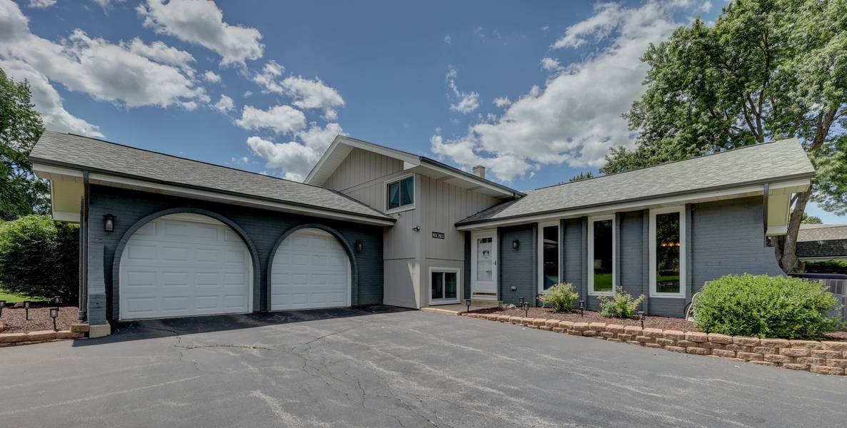 27W719 Sycamore ST, West Chicago, IL 60185