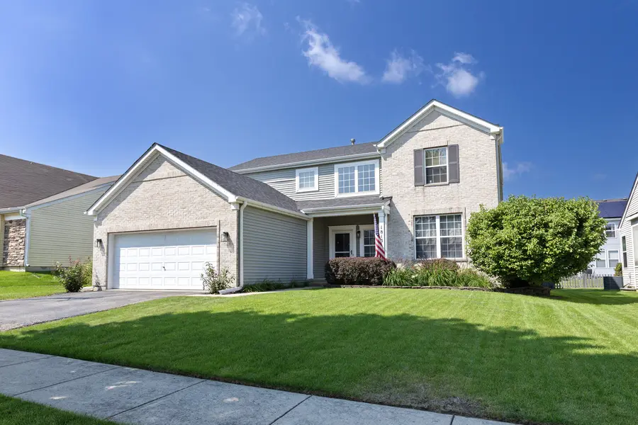 1813 Sebastian DR, Woodstock, IL 60098