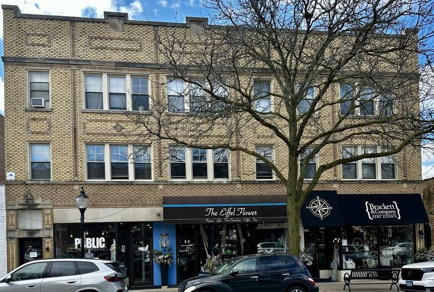 7 W Campbell ST #3, Arlington Heights, IL 60005