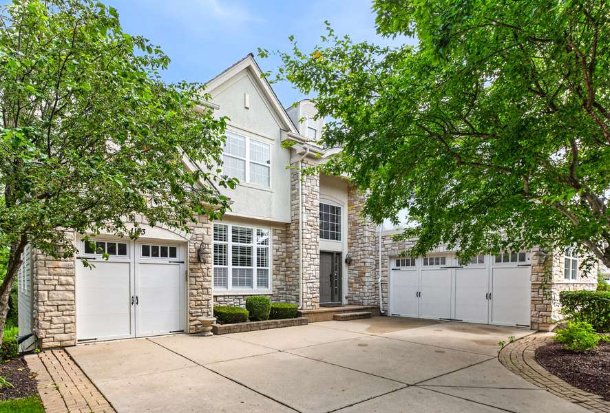 1113 Ashley LN, Inverness, IL 60010