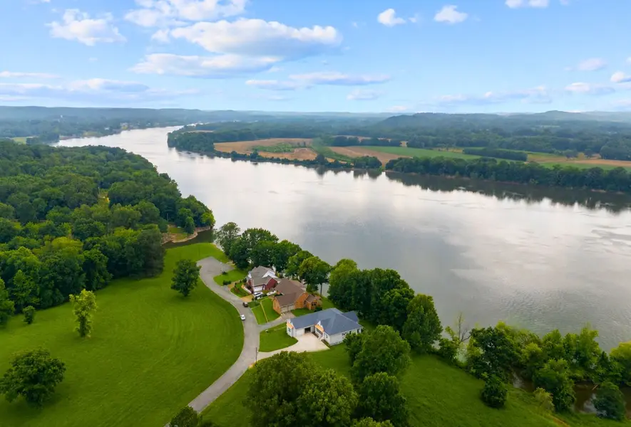 980 Skyline Drive, Clifton, TN 38425