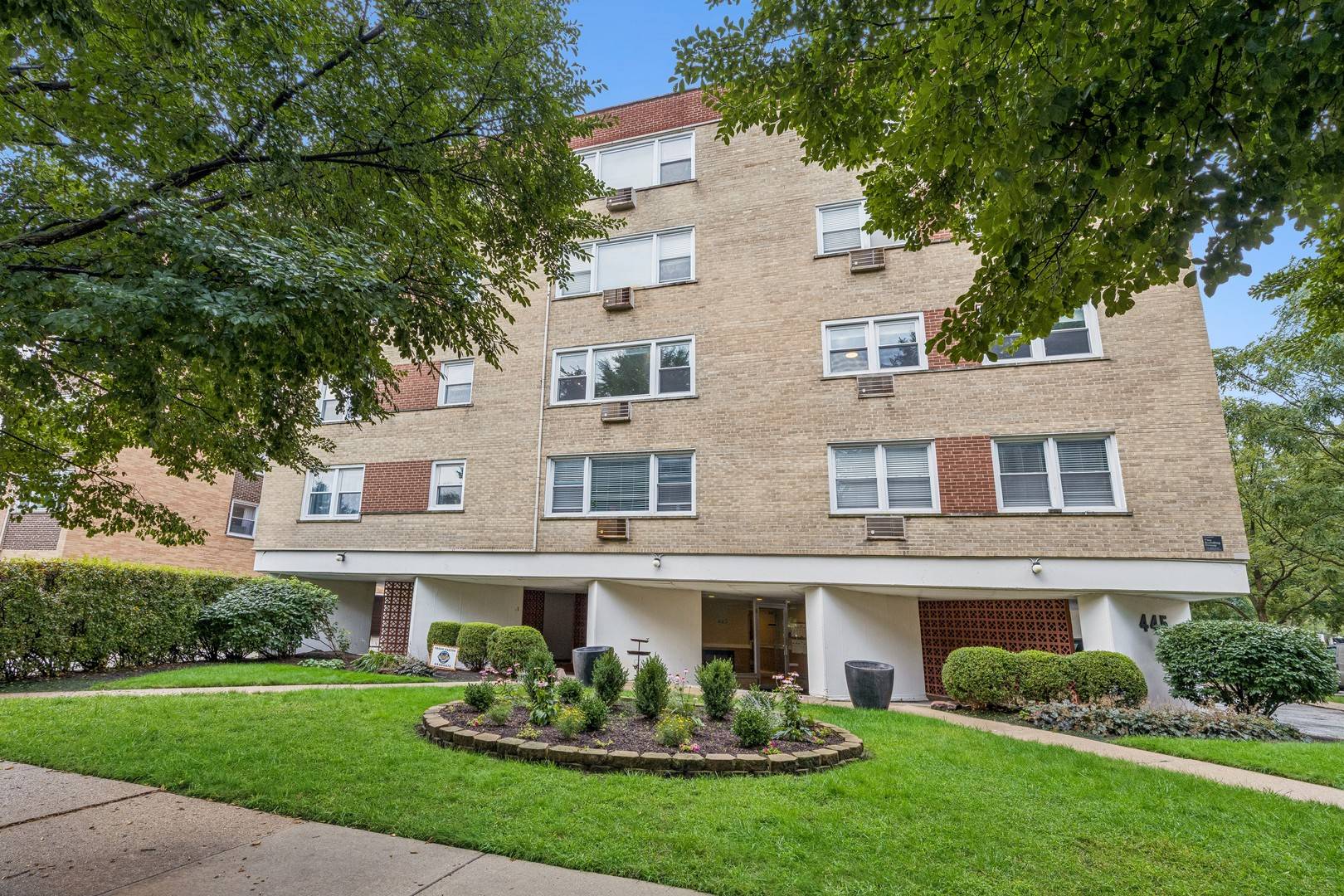 445 Sherman AVE #302, Evanston, IL 60202