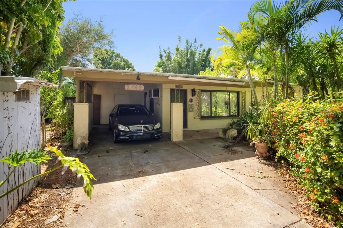 2742 S EAST AVE, Sarasota, FL 34239