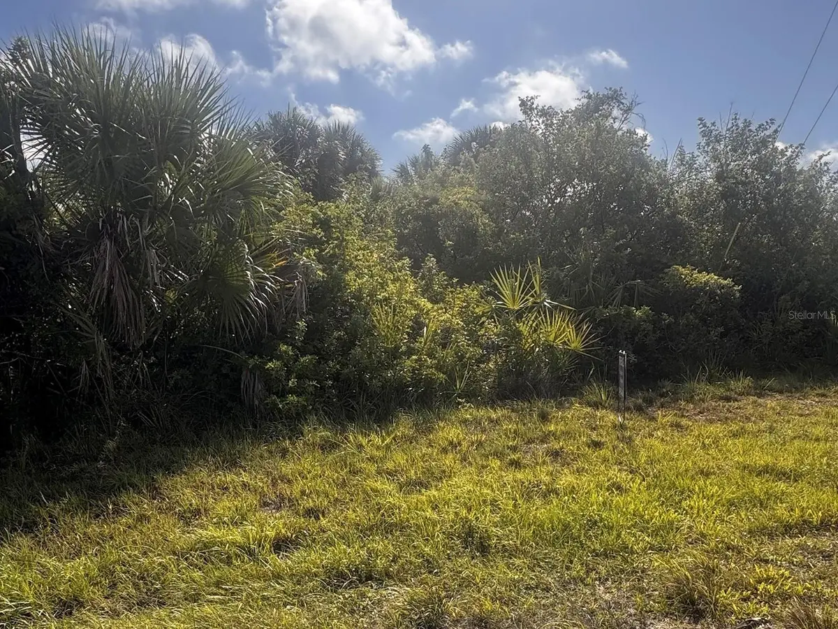 104 ARROW LN, Rotonda West, FL 33947