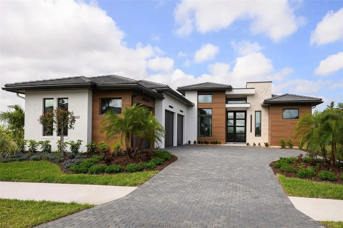 8613 SANDPOINT ST, Sarasota, FL 34240