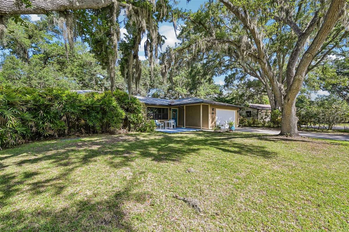 3304 SWAAN LN, Sarasota, FL 34235