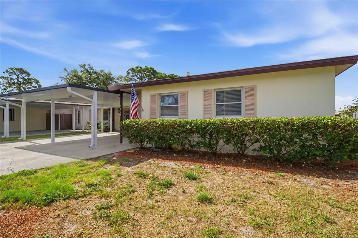 2814 SWIFTON DR #108, Sarasota, FL 34231