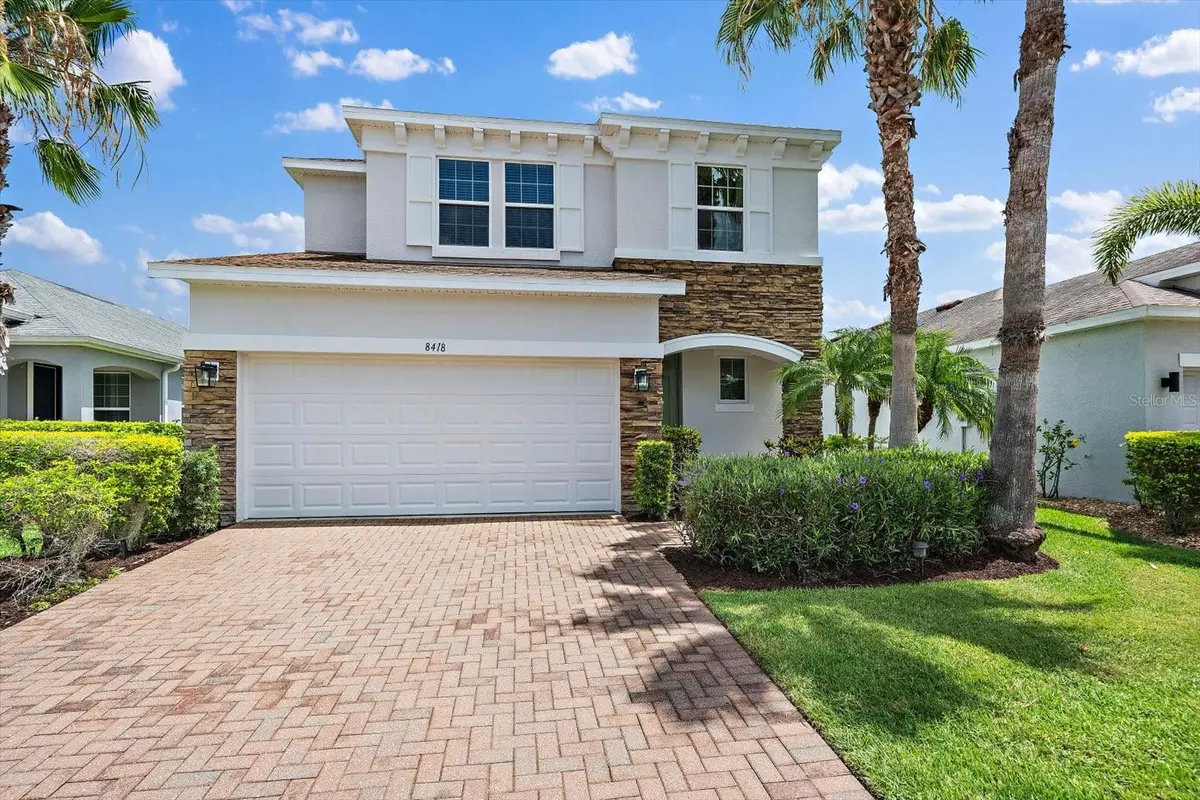 8418 NANDINA DR, Sarasota, FL 34240