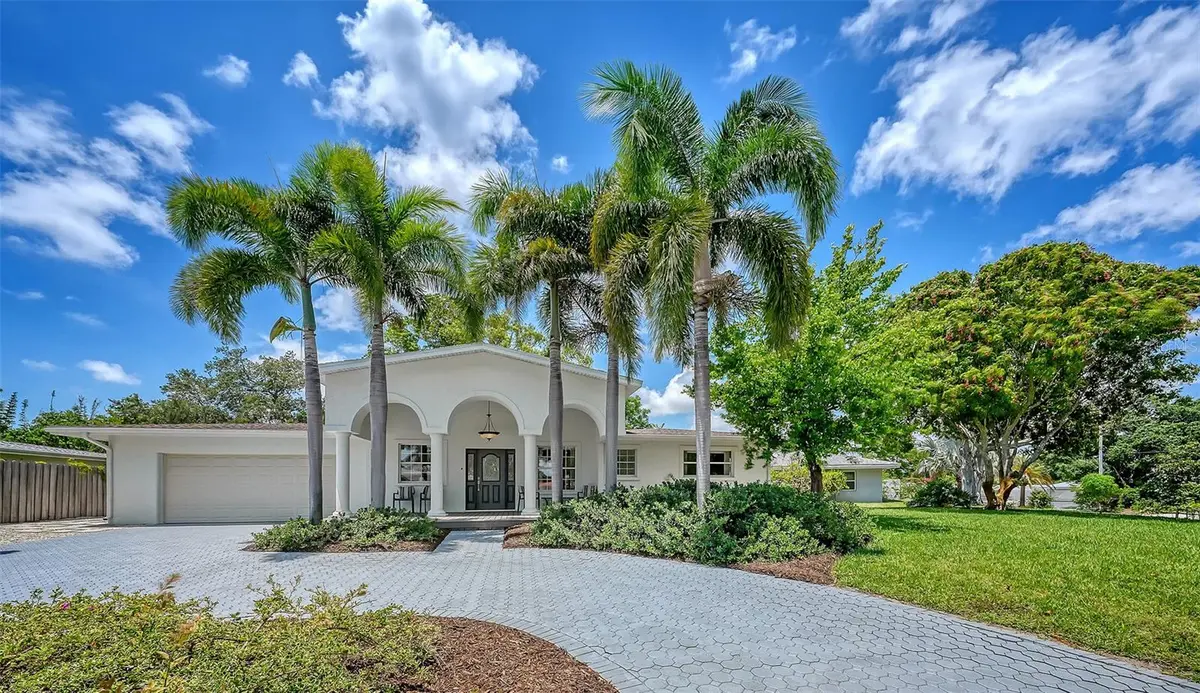 2465 FOSTER LN, Sarasota, FL 34239