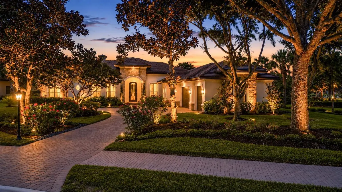 9261 MCDANIEL LN, Sarasota, FL 34240