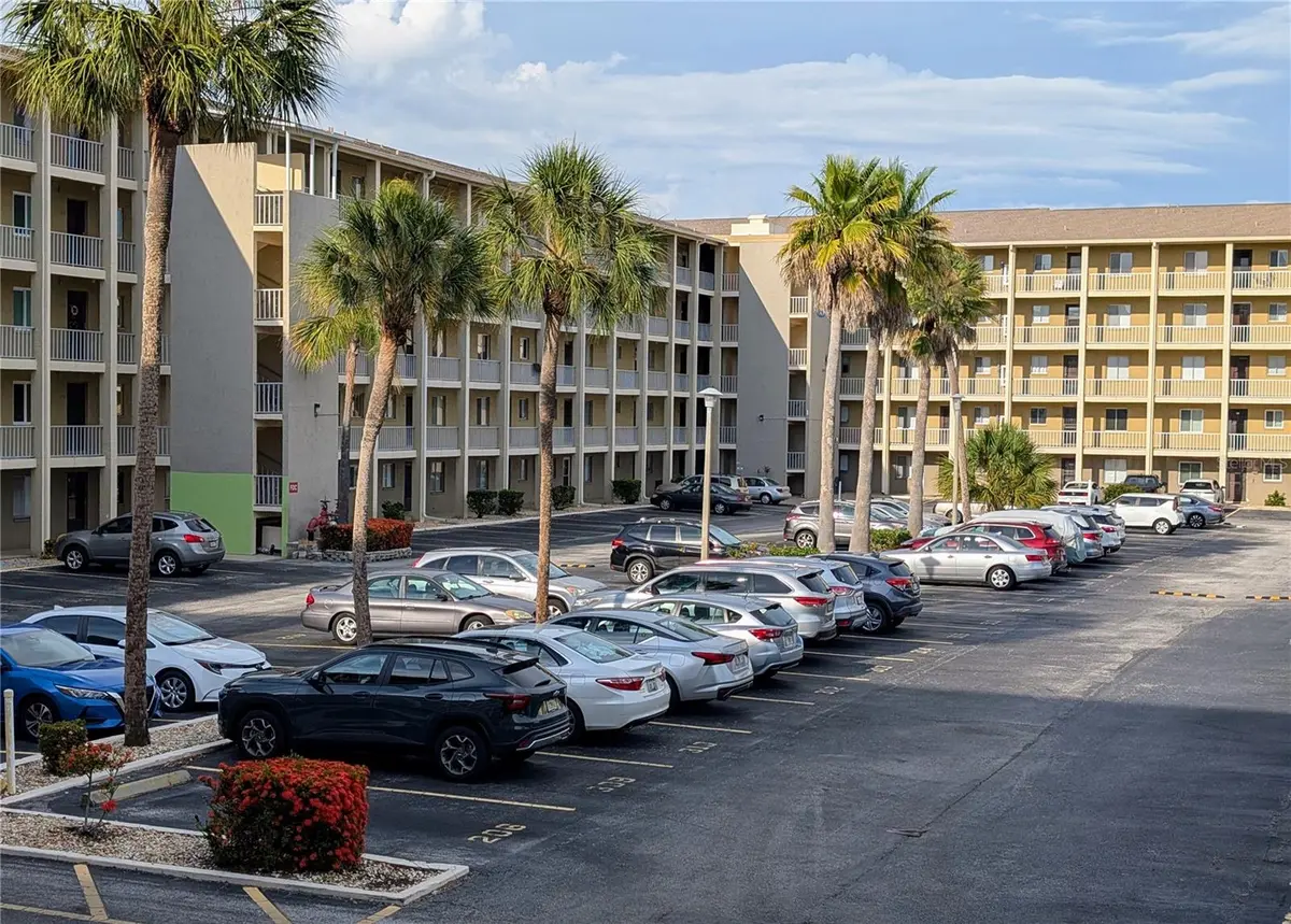 3714 LAKE BAYSHORE DR #K-418, Bradenton, FL 34205
