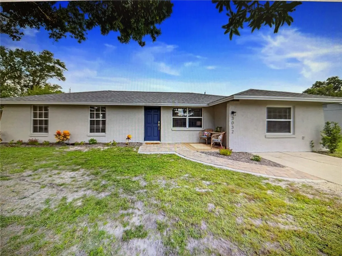 3032 GOLDEN RAIN DR, Sarasota, FL 34232