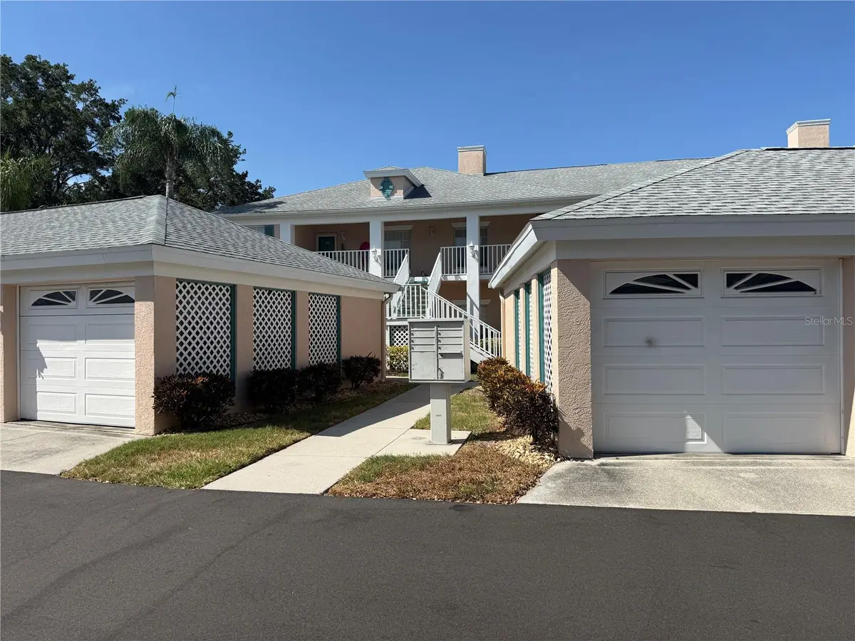 4211 CADDIE DR E #202, Bradenton, FL 34203