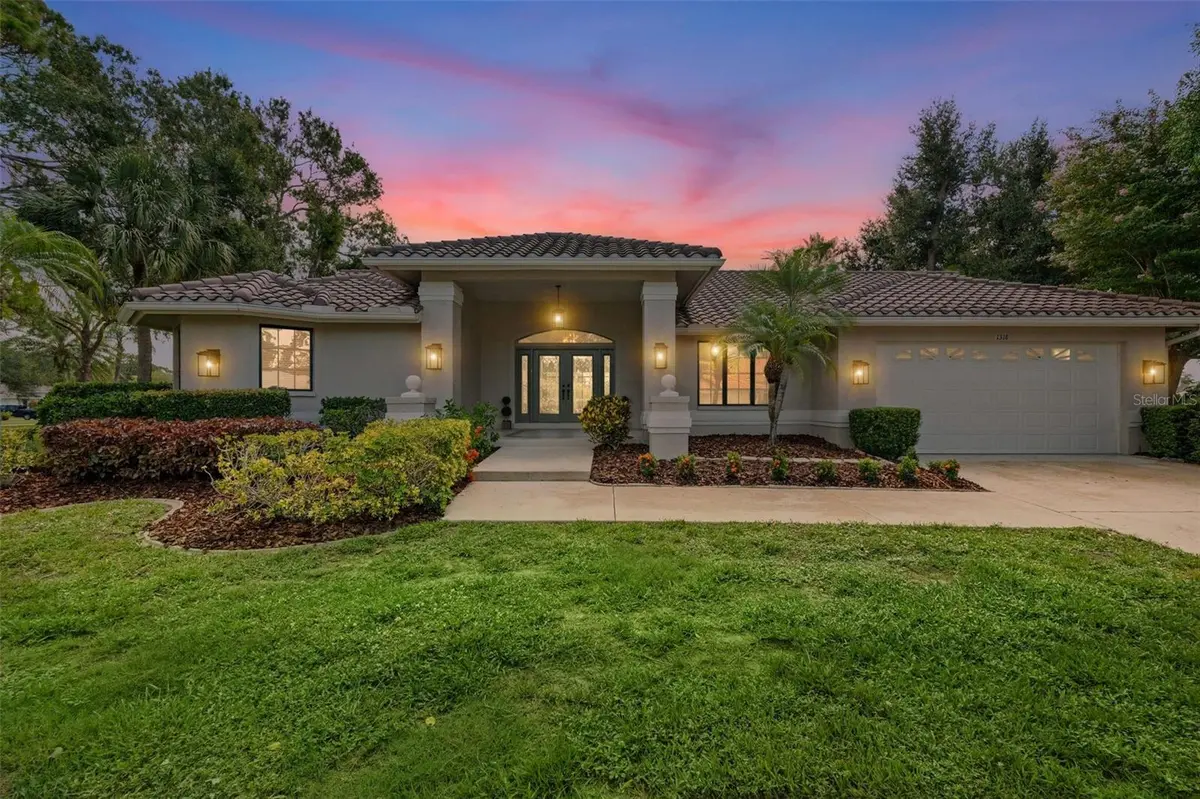 1318 VERMEER DR, Nokomis, FL 34275