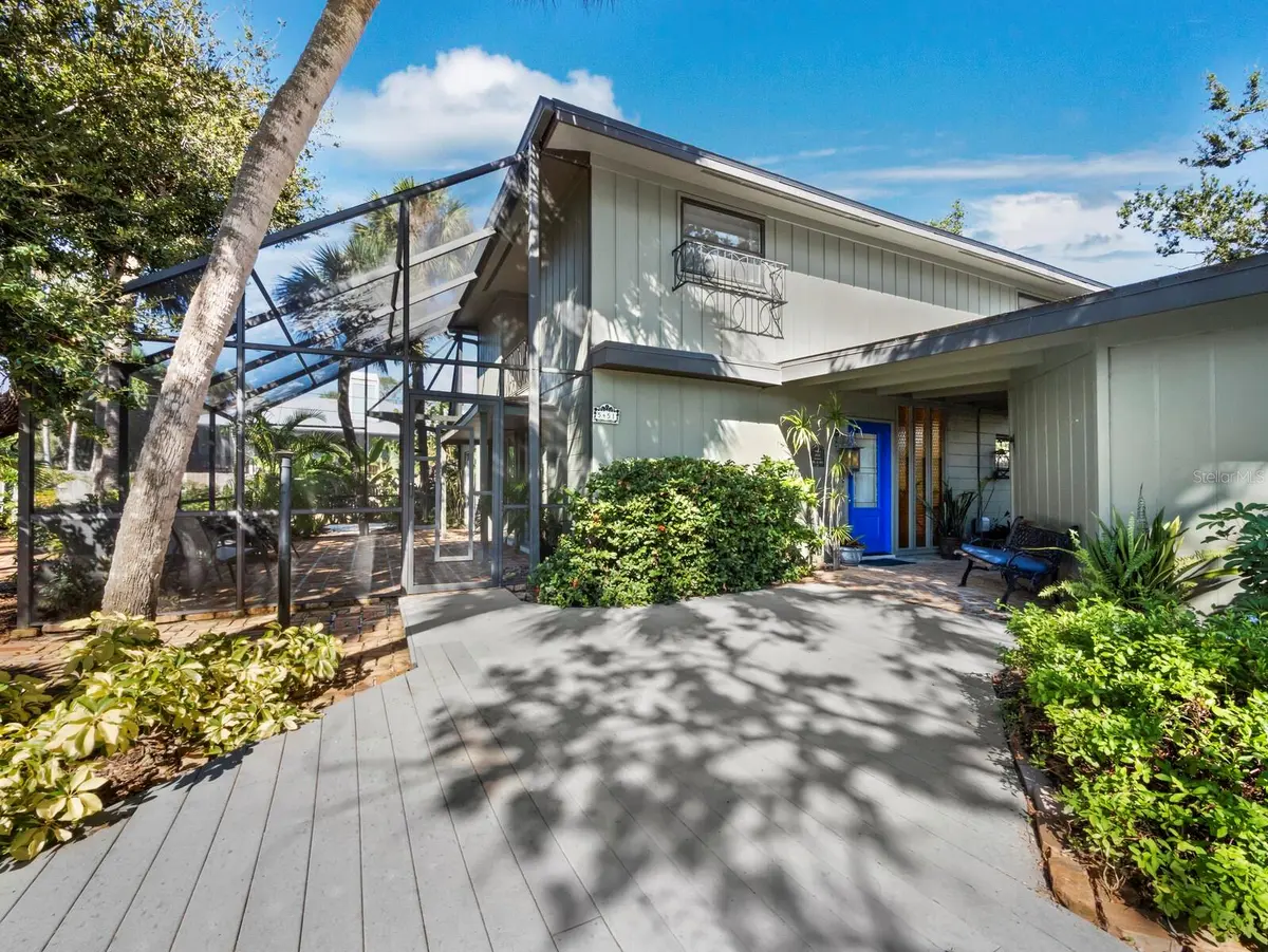 5451 SHADOW LAWN DR, Sarasota, FL 34242