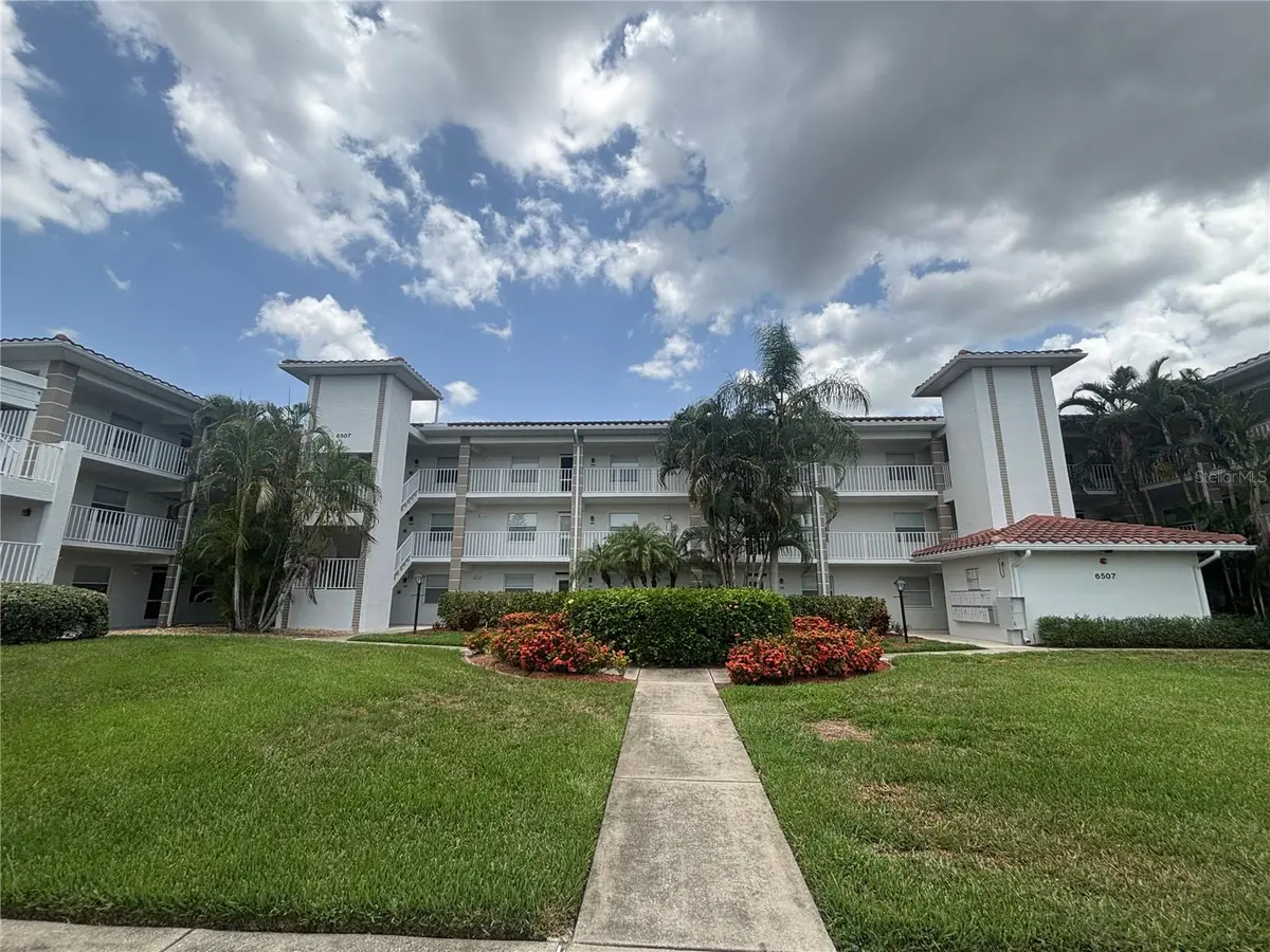 6507 STONE RIVER RD #105, Bradenton, FL 34203