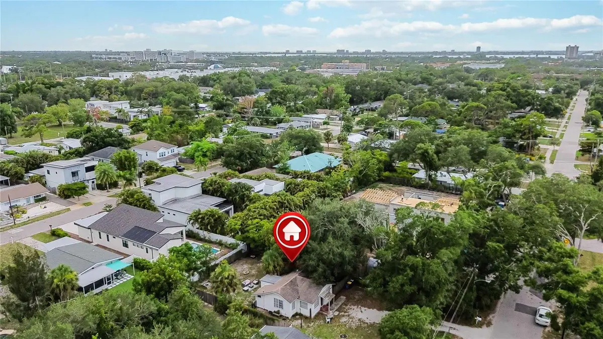 2442 NOVUS ST, Sarasota, FL 34237