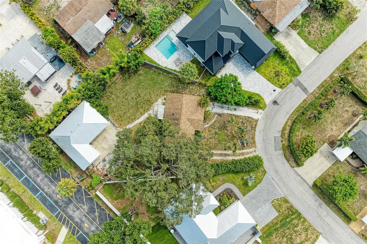 1300 LOMA LINDA CT, Sarasota, FL 34239