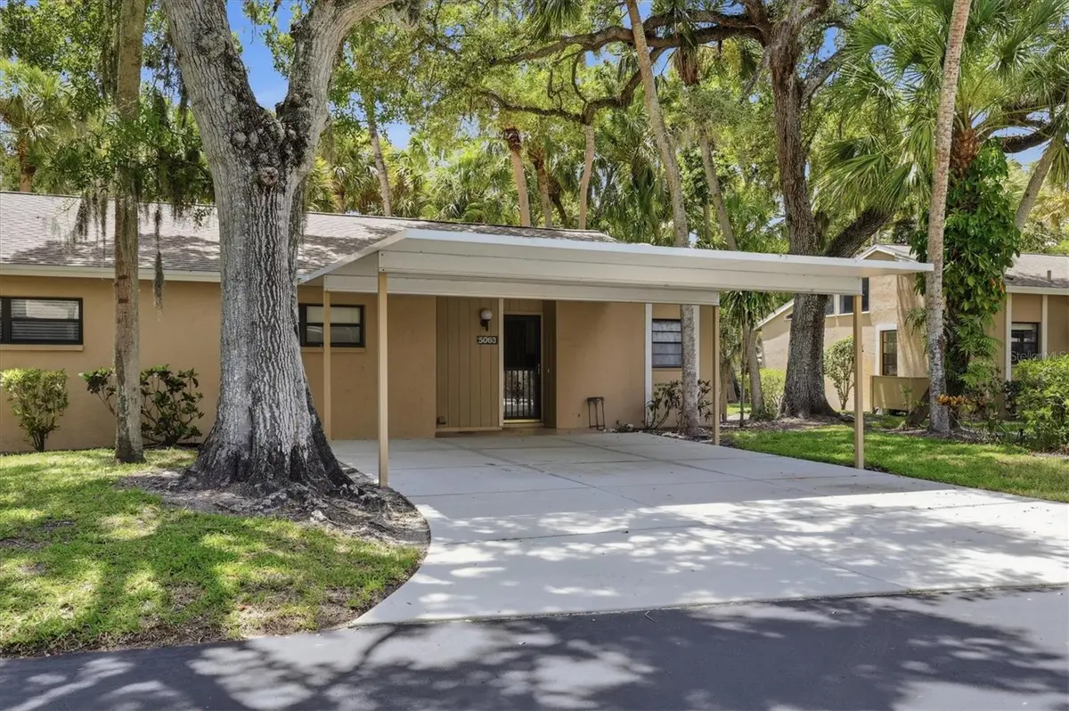 5063 VILLAGE GARDENS DR #9, Sarasota, FL 34234