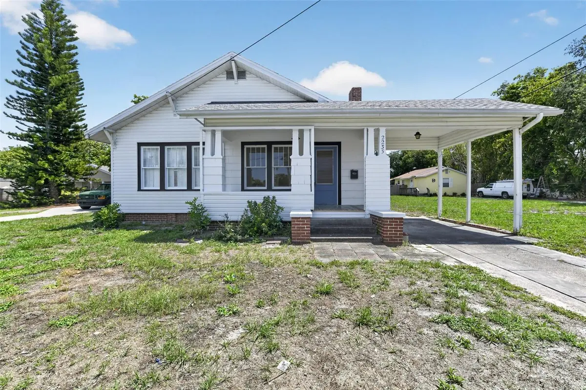 2233 11TH AVE W, Bradenton, FL 34205
