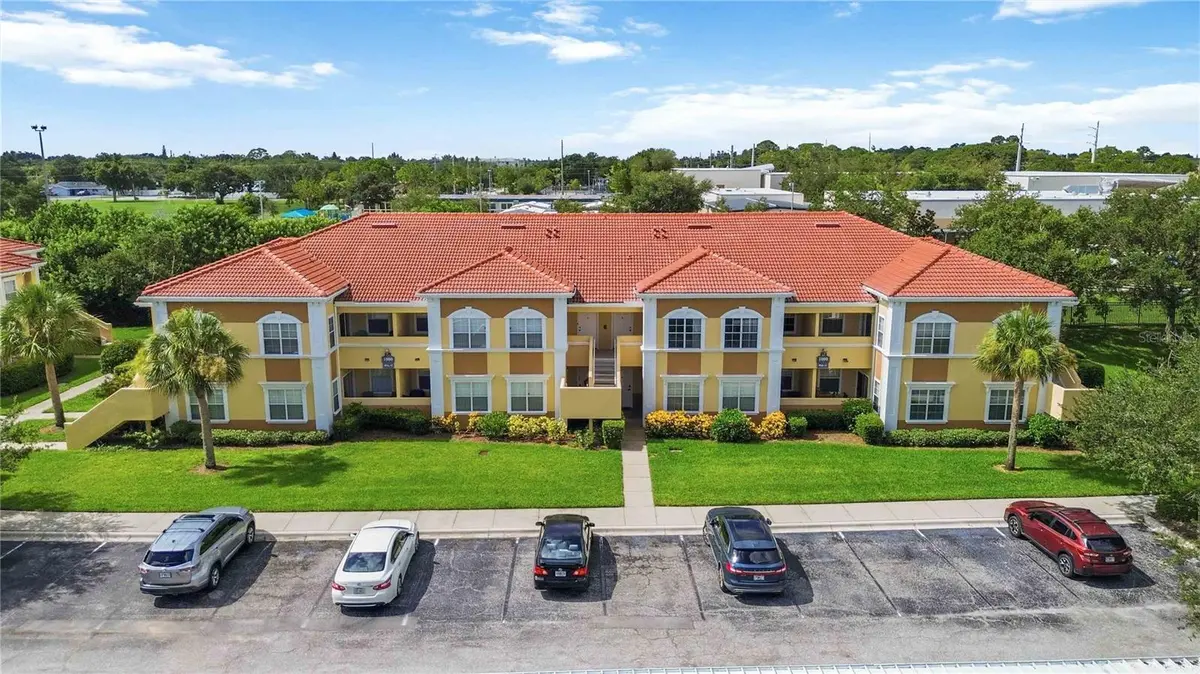1000 VILLAGIO CIR #201, Sarasota, FL 34237