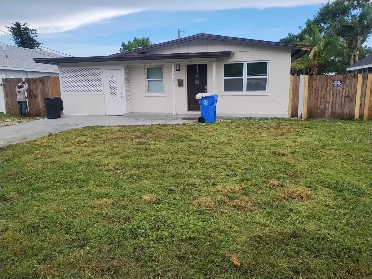 2217 20TH AVE W, Bradenton, FL 34205