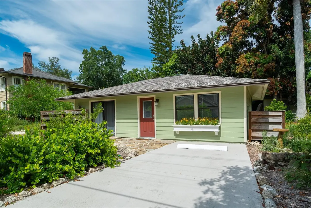 2475 ALAMEDA AVE #B, Sarasota, FL 34234