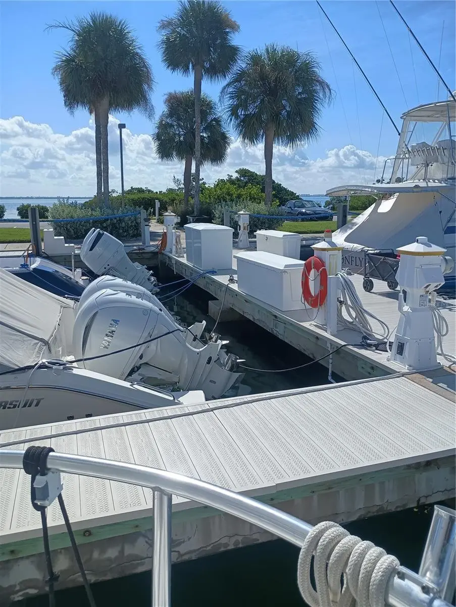 2600 HARBOURSIDE DR #P-05, Longboat Key, FL 34228