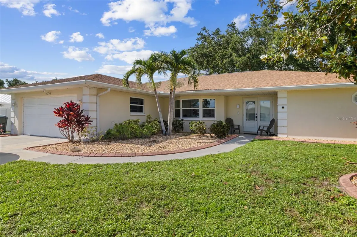 5776 AUGUSTA CIR, Sarasota, FL 34238