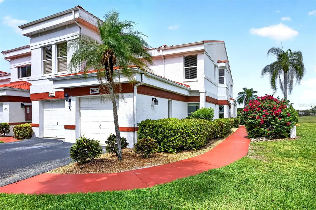 1990 LEISURE DR #3, Fort Myers, FL 33907