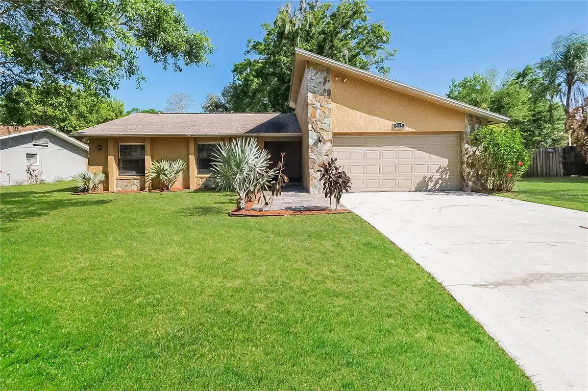 515 SANDALWOOD DR, Plant City, FL 33563
