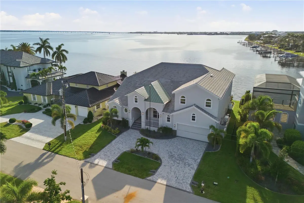 2139 PALM TREE DR, Punta Gorda, FL 33950