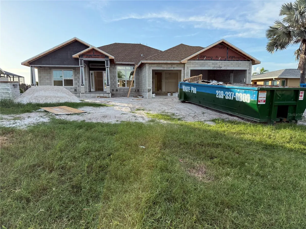 18 CADDY RD, Rotonda West, FL 33947