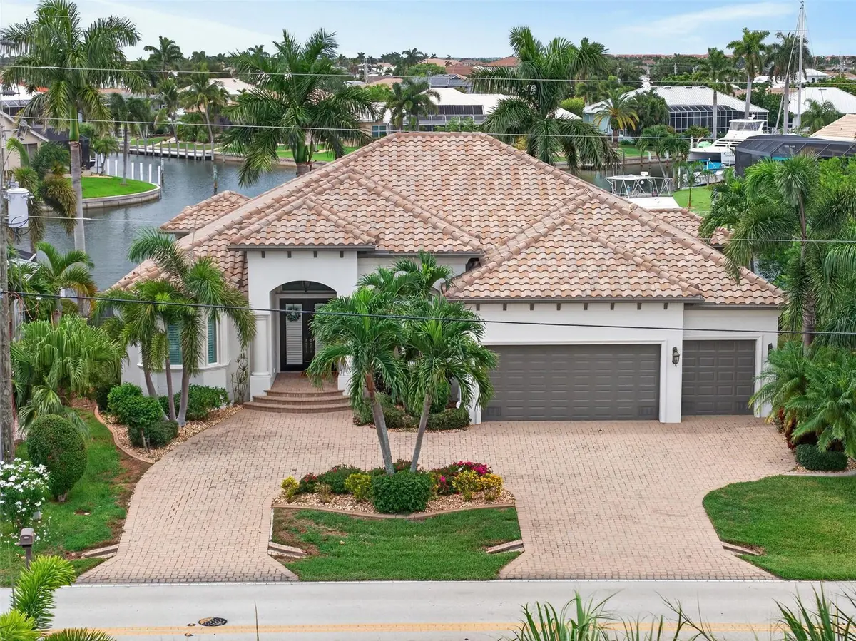 2018 DEBORAH DR, Punta Gorda, FL 33950