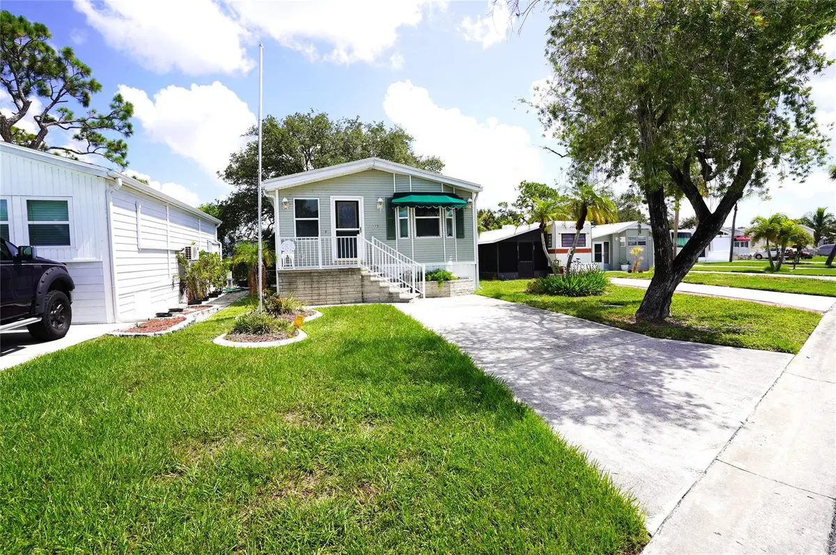 125 BROOKSHIRE DR, Nokomis, FL 34275