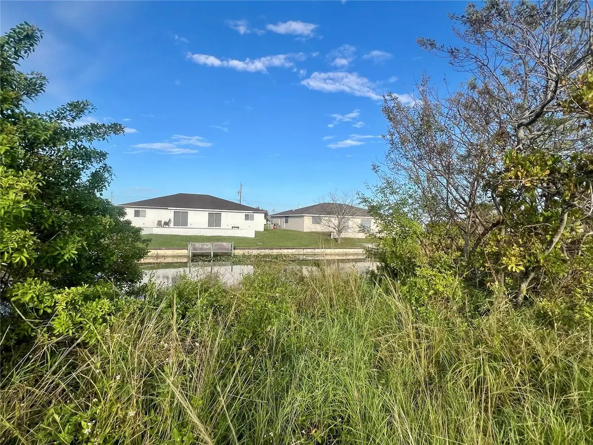 1424 NE 9TH AVE, Cape Coral, FL 33909
