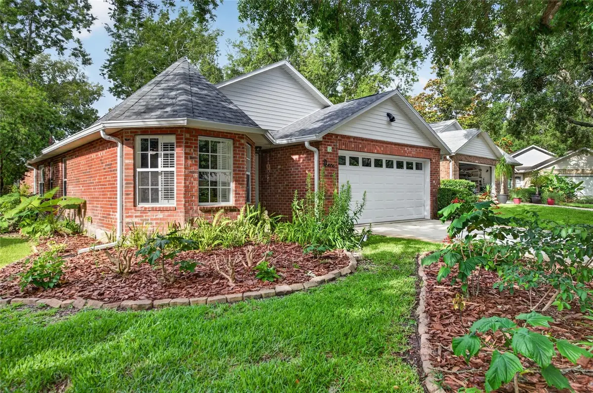 18 OAK VILLAGE DR, Ormond Beach, FL 32174