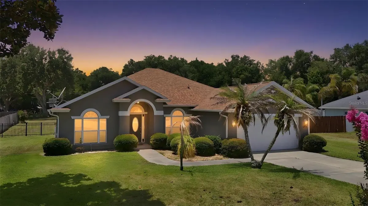 36723 SUNDANCE DR, Grand Island, FL 32735