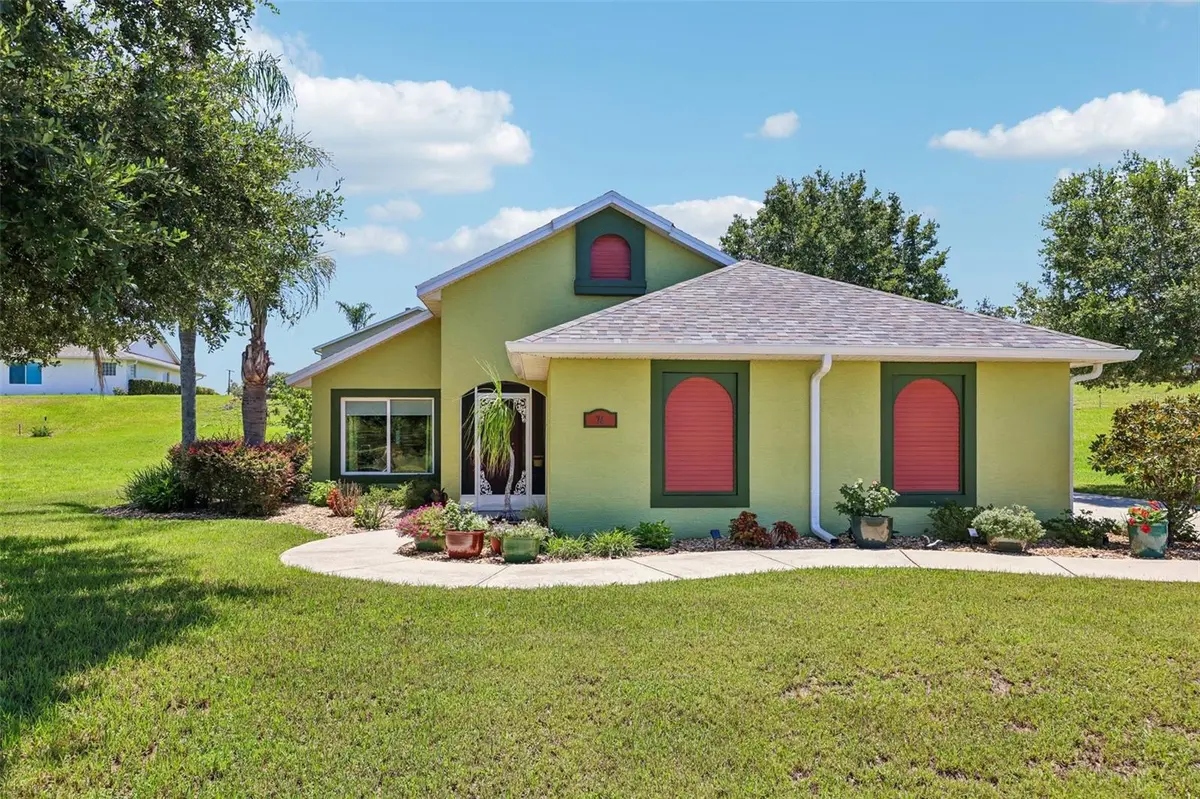 76 FAIRWAY CIR, Umatilla, FL 32784