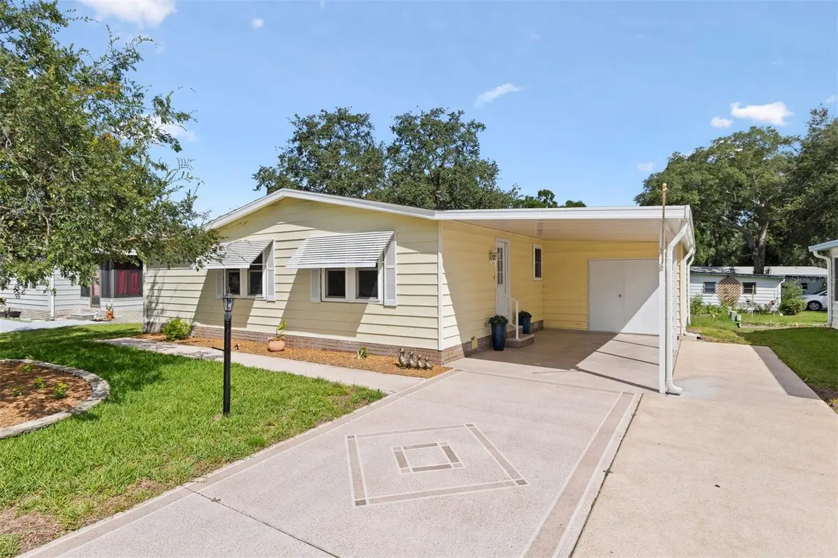 1726 HILTON HEAD BLVD, Lady Lake, FL 32159