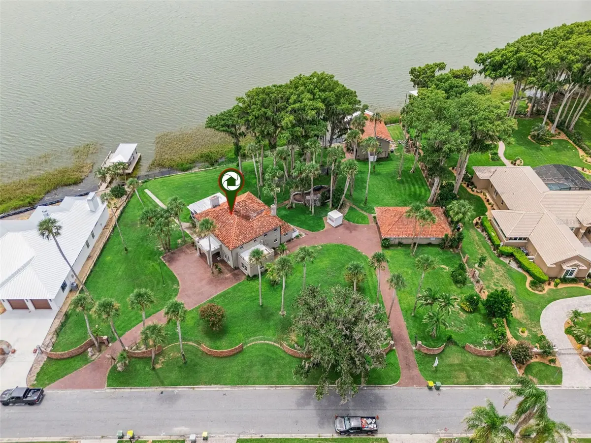 801 LAKE SHORE DR, Leesburg, FL 34748