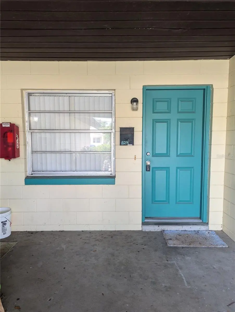824 N SAINT CLAIR ABRAMS AVE, Tavares, FL 32778