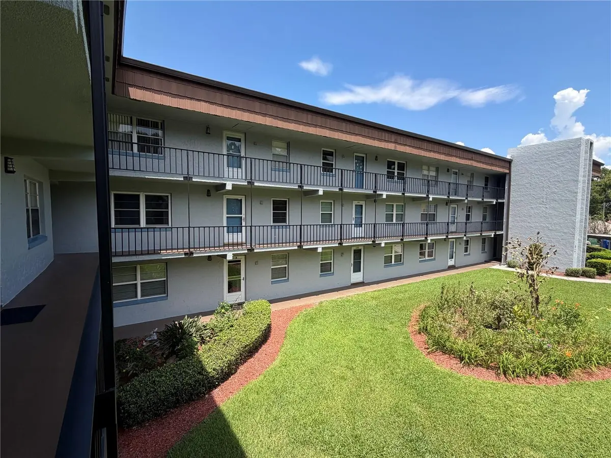 333 LAKE HOWARD DR NW #211B, Winter Haven, FL 33880