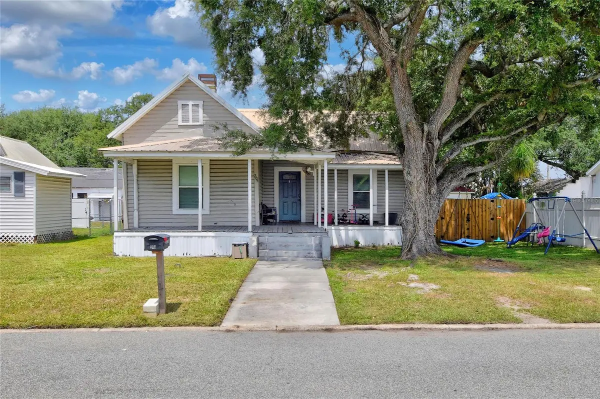 204 NE 1ST AVE, Mulberry, FL 33860