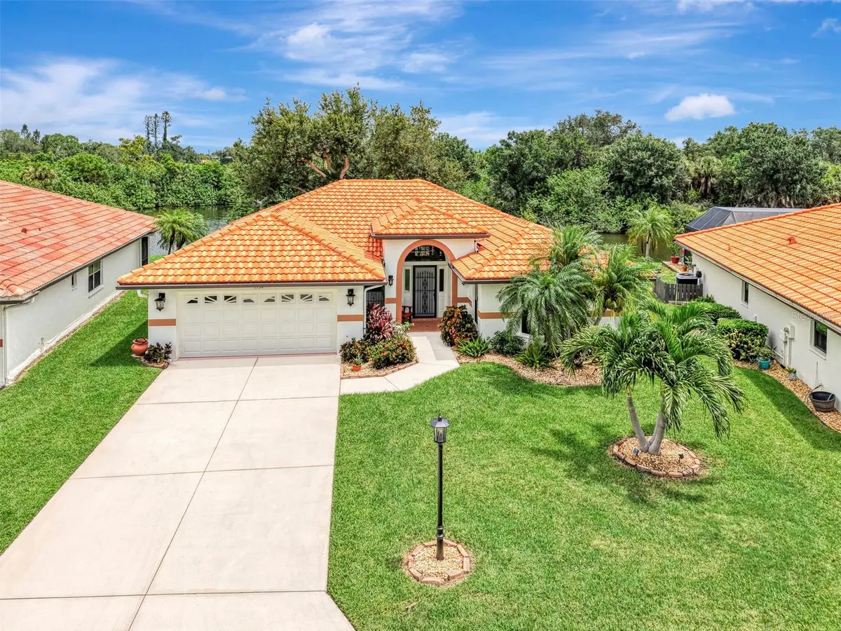 1934 COVE POINTE DR, Venice, FL 34293
