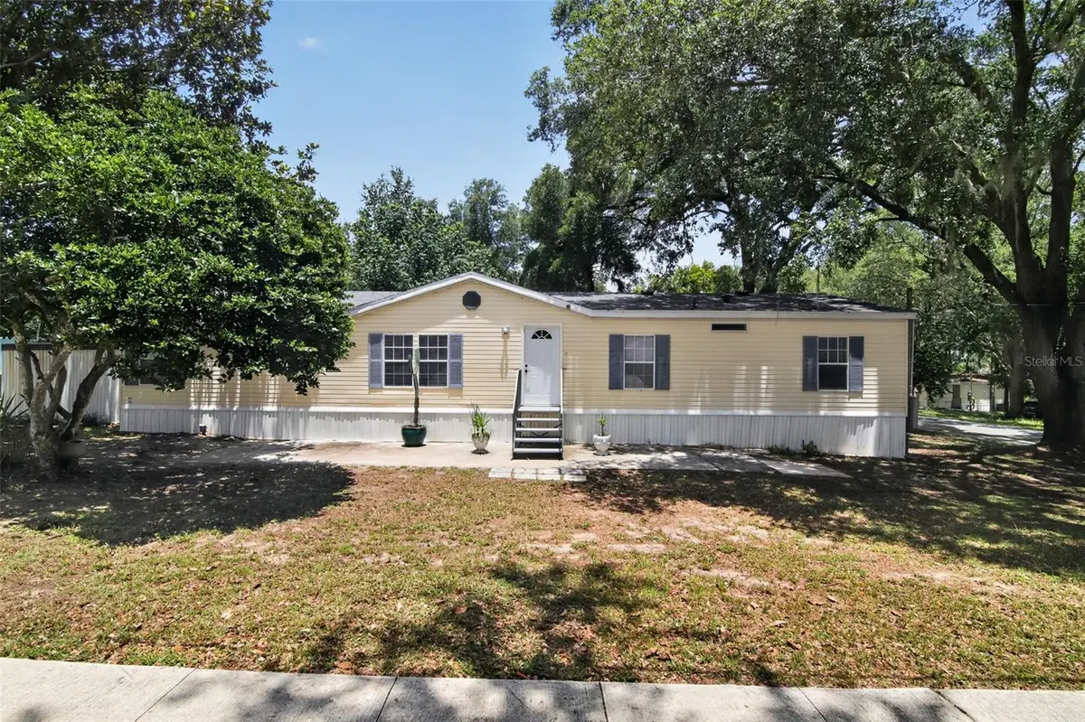 102 THIRD ST, Lady Lake, FL 32159