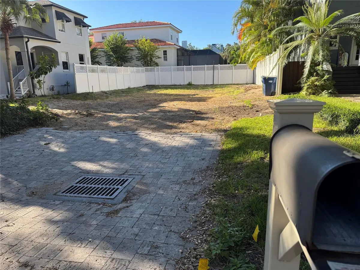 2705 W BAY AVE, Tampa, FL 33611