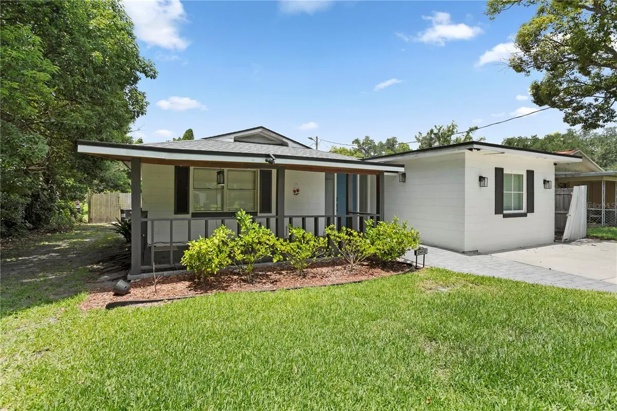 2412 GRANDVIEW AVE, Sanford, FL 32771