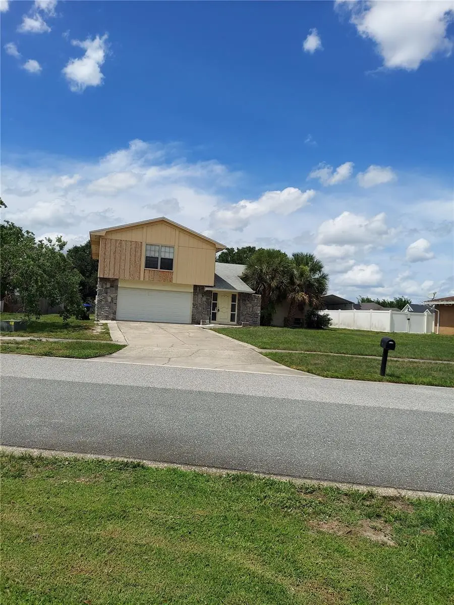 8139 LAUREL TREE DR, Orlando, FL 32819