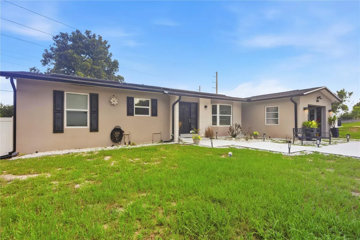 2067 E BARLINGTON DR, Deltona, FL 32725